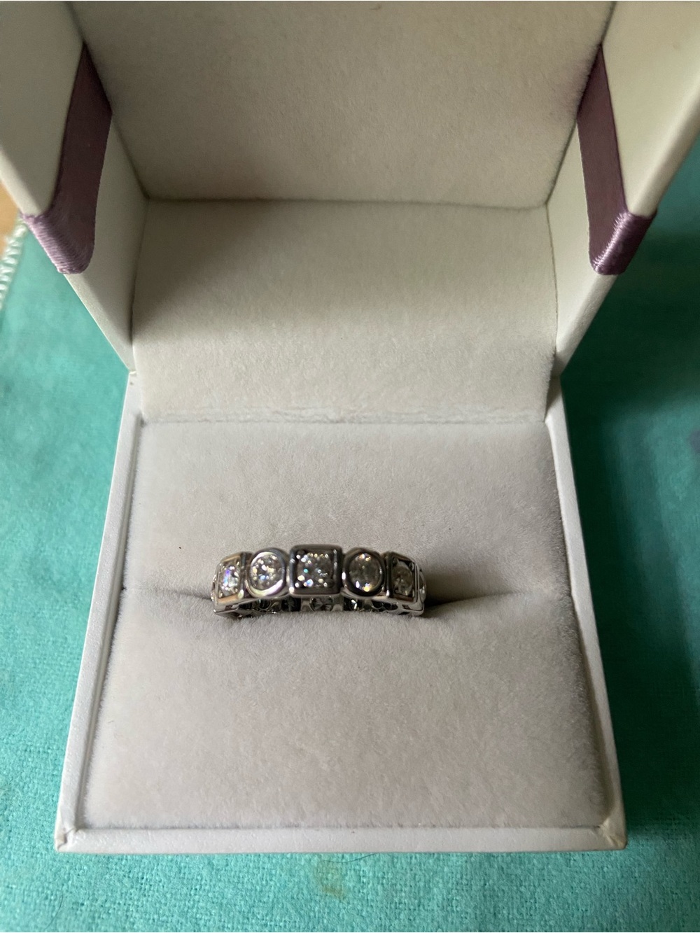 DOVEGGS Moissanite Band Ring